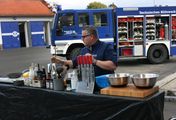 Klaus kocht vorm Haus - Süßes vom Rost für das THW Bad Hersfeld