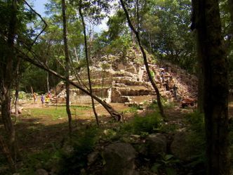 Verborgene Welt der Maya