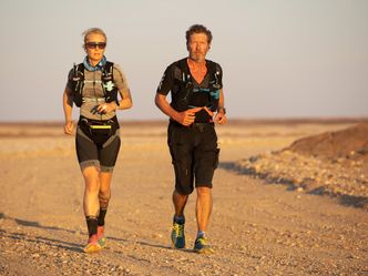 SWR-Reisehelden: Running wild in Africa - 1000 Kilometer zu Fuß durch die Namibwüste